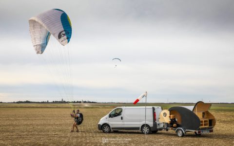 Teardrop parapente by West Wood Tiny de Bois et Paille charpente (1)