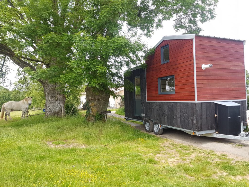 Tiny House by West Wood Tiny en nouvelle aquitaine Technique Shou Sugi Ban, la beauté du bois brûlé